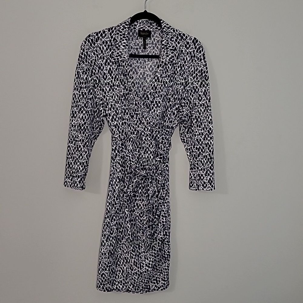 Laundry faux wrap ruched side mini dress Sz 4 Black Stretchy